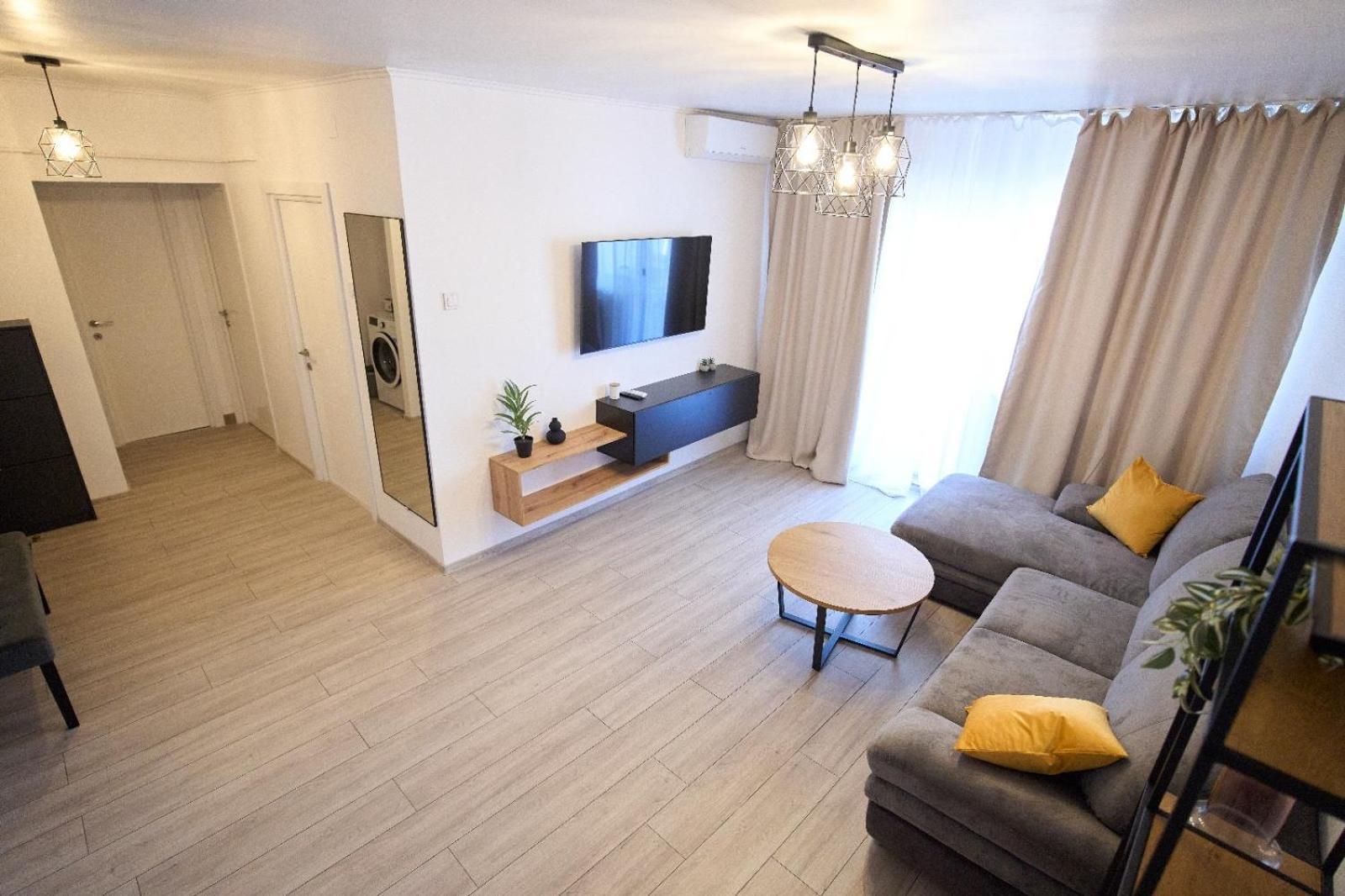 Central Apartament *